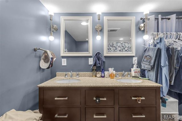 412 E Kathleen Street, Sikeston, MO 63801