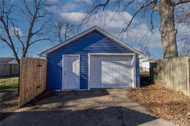 412 E Kathleen Street, Sikeston, MO 63801