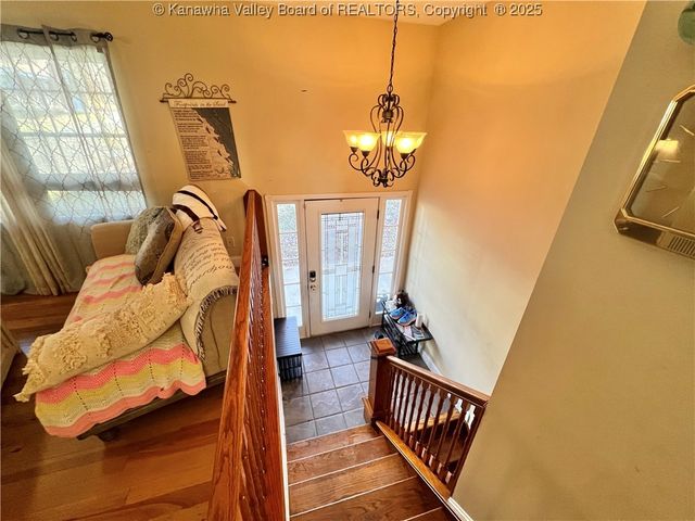 60 Breezy Place, Elkview, WV 25701