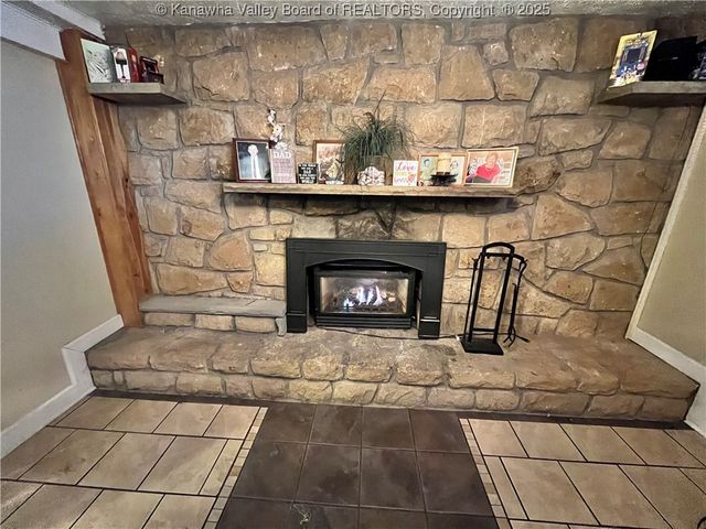 60 Breezy Place, Elkview, WV 25701