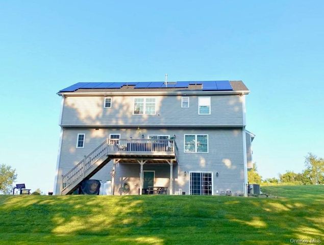 34 Meadow View Drive, Marlboro, NY 12542