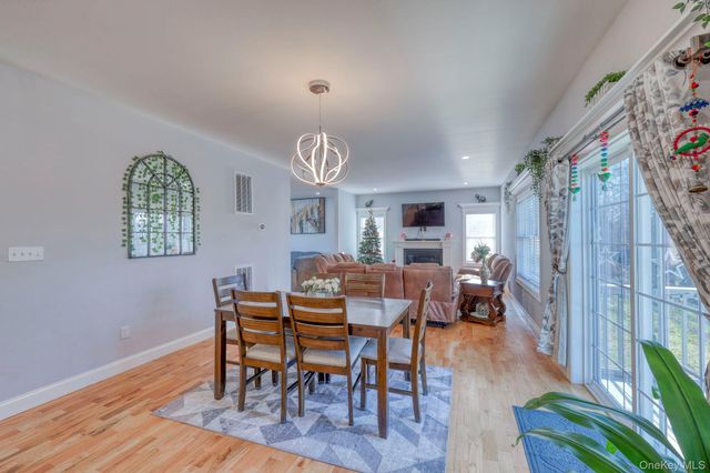 34 Meadow View Drive, Marlboro, NY 12542