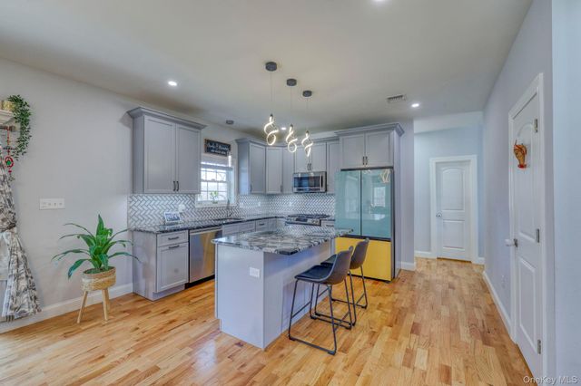 34 Meadow View Drive, Marlboro, NY 12542