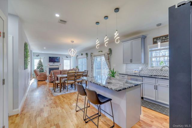 34 Meadow View Drive, Marlboro, NY 12542