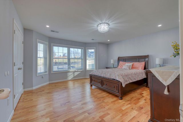 34 Meadow View Drive, Marlboro, NY 12542