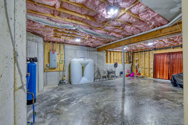 34 Meadow View Drive, Marlboro, NY 12542