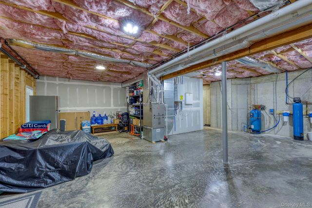 34 Meadow View Drive, Marlboro, NY 12542