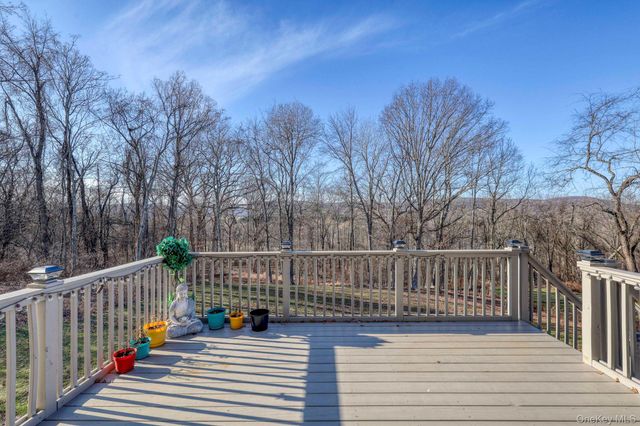 34 Meadow View Drive, Marlboro, NY 12542