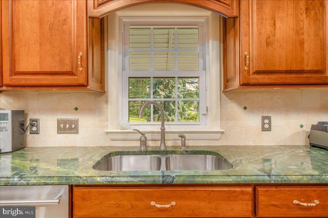 19022 CHERRY TREE DR, Hagerstown, MD 21742