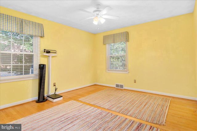 19022 CHERRY TREE DR, Hagerstown, MD 21742