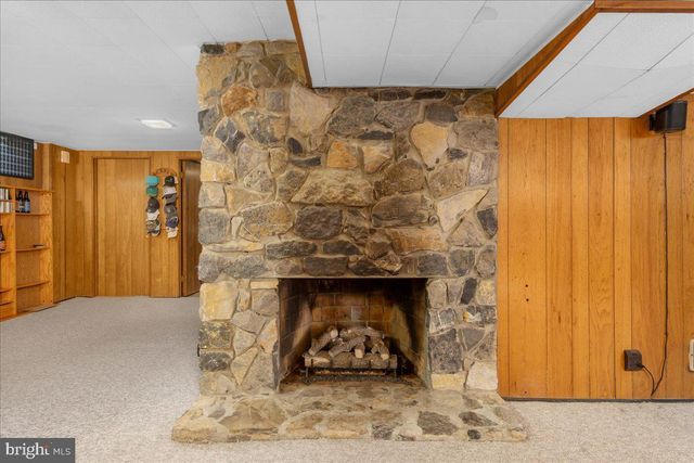 19022 CHERRY TREE DR, Hagerstown, MD 21742