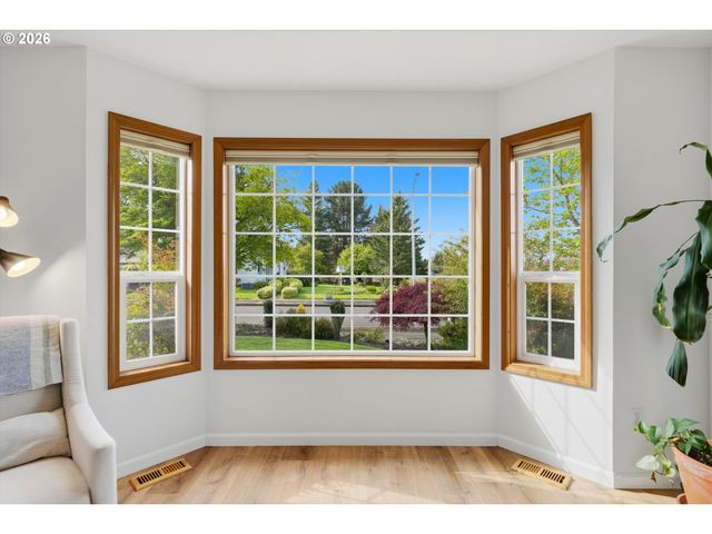 2101 N THORNE St, Newberg, OR 97132