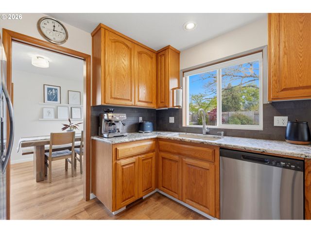 2101 N THORNE St, Newberg, OR 97132