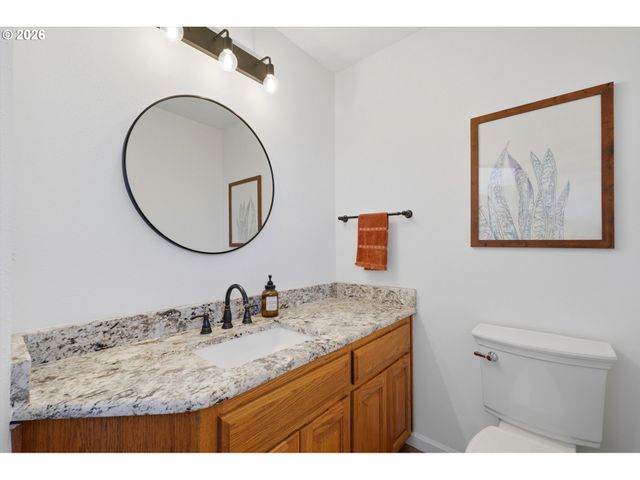 2101 N THORNE St, Newberg, OR 97132