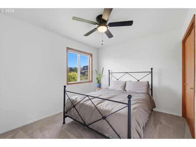2101 N THORNE St, Newberg, OR 97132