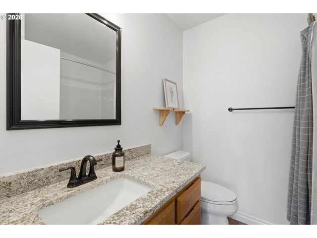 2101 N THORNE St, Newberg, OR 97132
