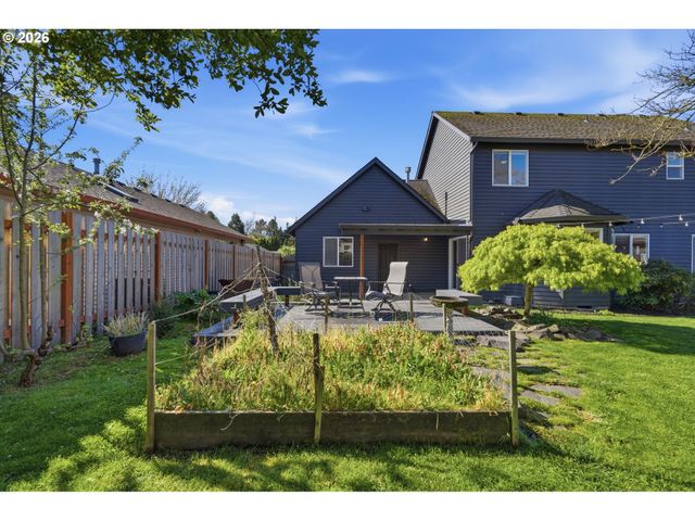 2101 N THORNE St, Newberg, OR 97132
