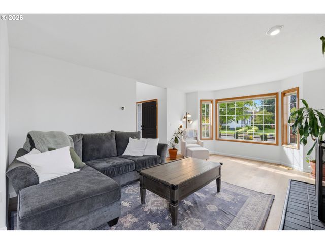 2101 N THORNE St, Newberg, OR 97132