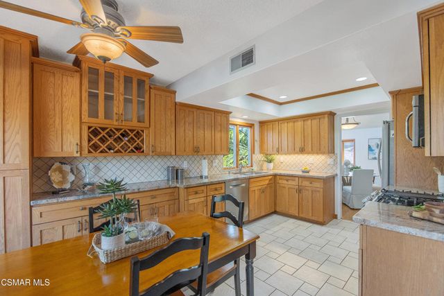 807 Pamela Wood Street, Newbury Park, CA 91320