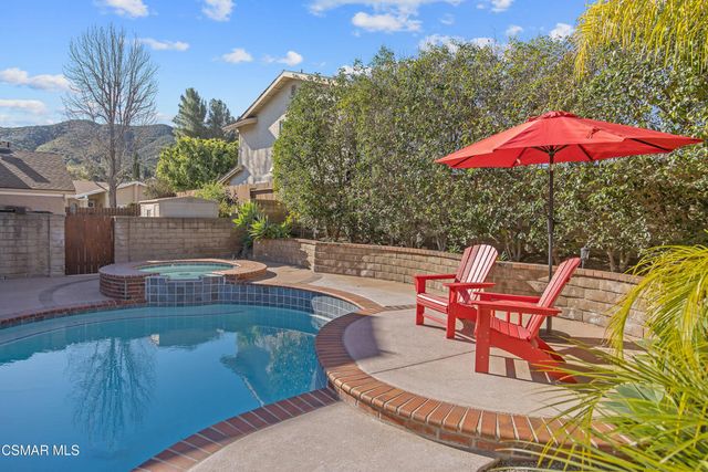 807 Pamela Wood Street, Newbury Park, CA 91320