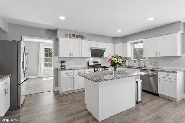1006 MARLOWE RD, Cherry Hill, NJ 08003