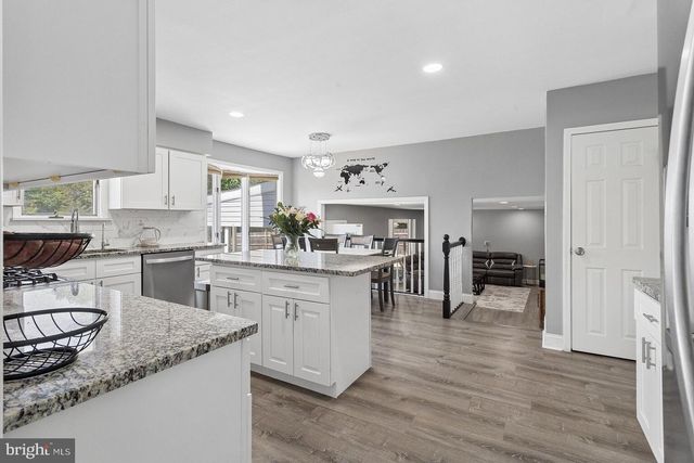 1006 MARLOWE RD, Cherry Hill, NJ 08003