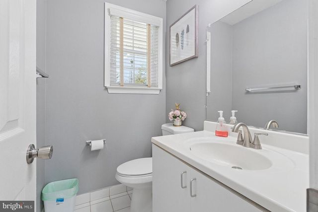 1006 MARLOWE RD, Cherry Hill, NJ 08003