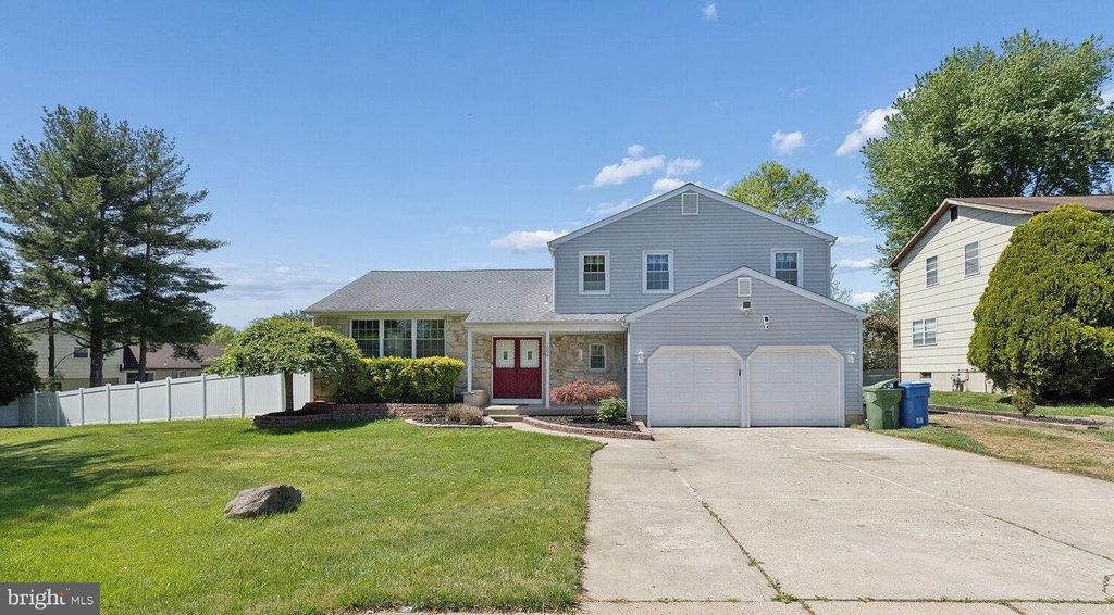 1006 MARLOWE RD, Cherry Hill, NJ 08003