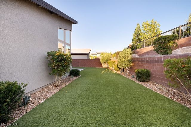 9689 Starlight Ridge Avenue, Las Vegas, NV 89148