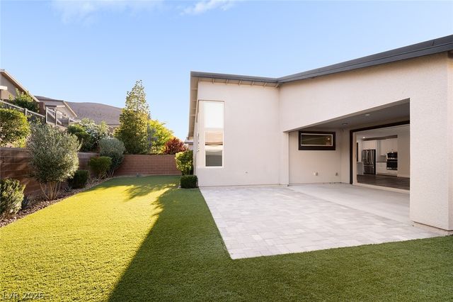 9689 Starlight Ridge Avenue, Las Vegas, NV 89148