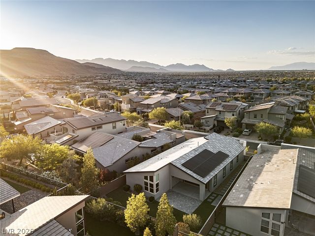 9689 Starlight Ridge Avenue, Las Vegas, NV 89148