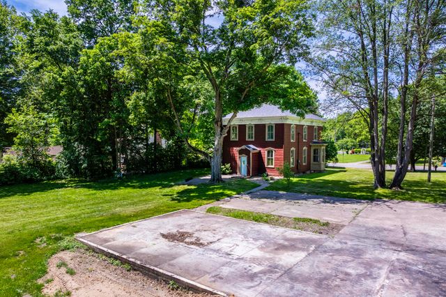 434 N Broadway Street, Cassopolis, MI 49031