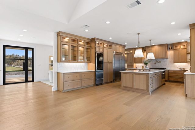 24840 Breeze Oak, San Antonio, TX 78255