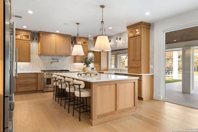 24840 Breeze Oak, San Antonio, TX 78255