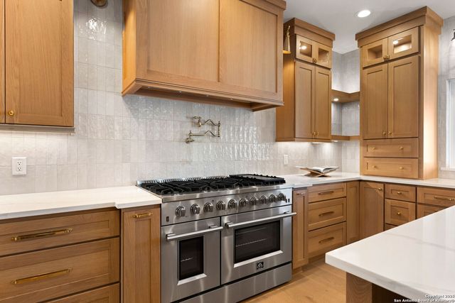 24840 Breeze Oak, San Antonio, TX 78255