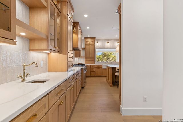 24840 Breeze Oak, San Antonio, TX 78255