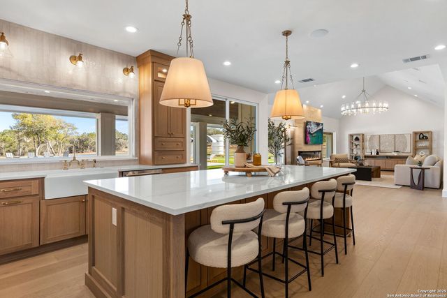 24840 Breeze Oak, San Antonio, TX 78255