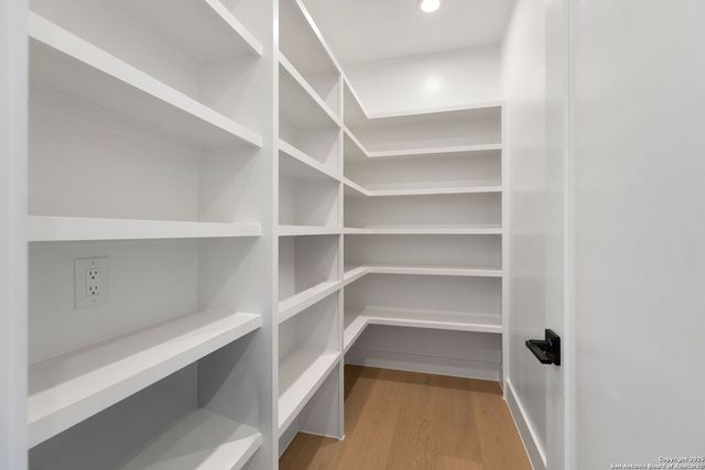 24840 Breeze Oak, San Antonio, TX 78255