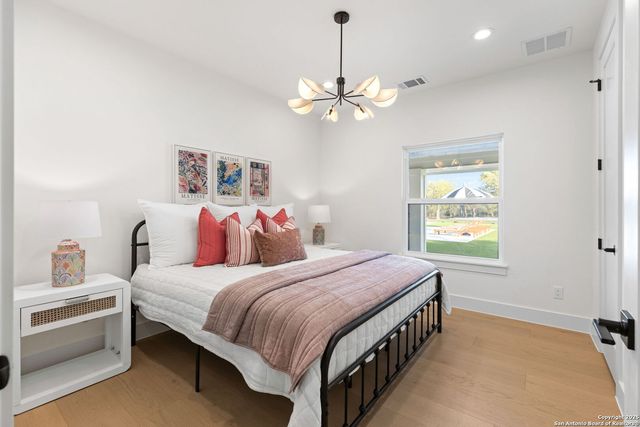 24840 Breeze Oak, San Antonio, TX 78255