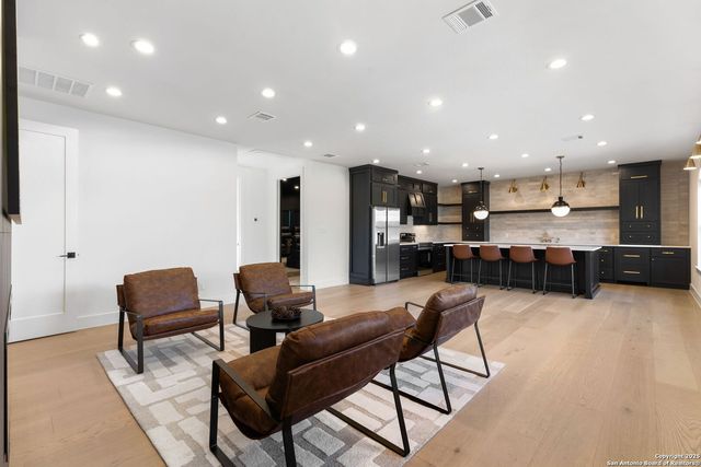 24840 Breeze Oak, San Antonio, TX 78255