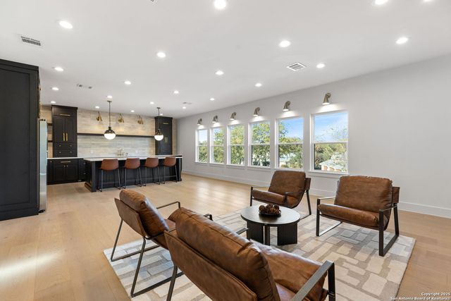 24840 Breeze Oak, San Antonio, TX 78255