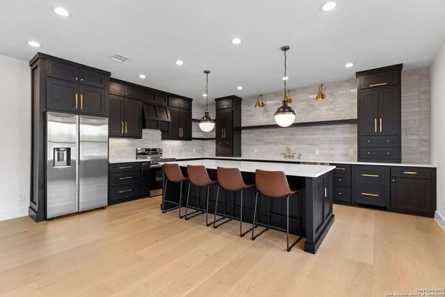 24840 Breeze Oak, San Antonio, TX 78255