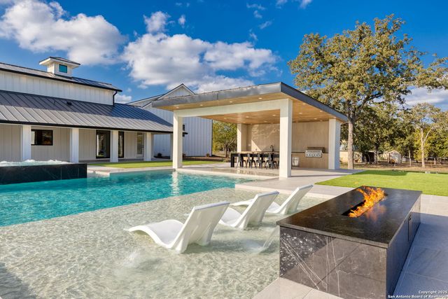 24840 Breeze Oak, San Antonio, TX 78255