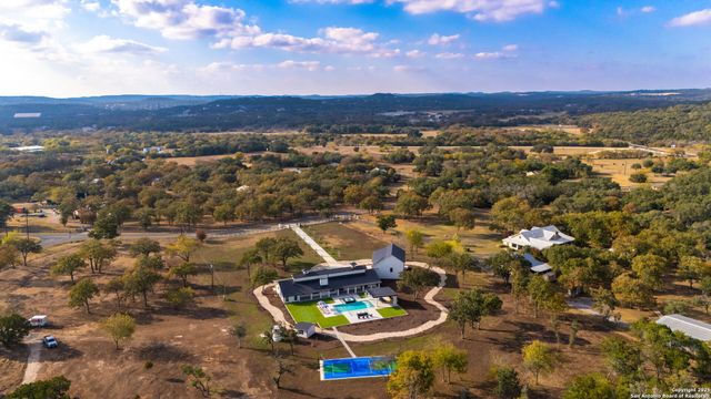 24840 Breeze Oak, San Antonio, TX 78255