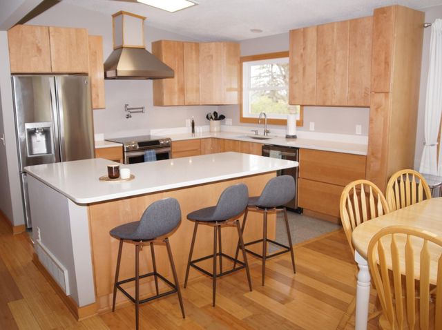 700 80th Street, Victoria, MN 55386