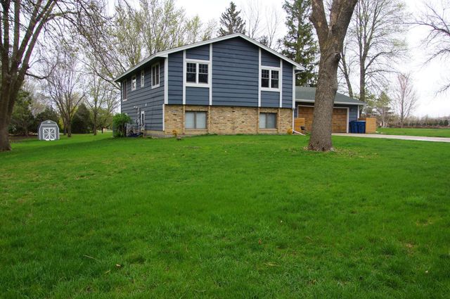700 80th Street, Victoria, MN 55386