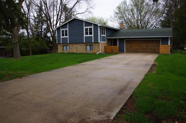 700 80th Street, Victoria, MN 55386