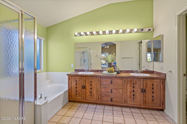 14166 N Forthcamp Court, Oro Valley, AZ 85755