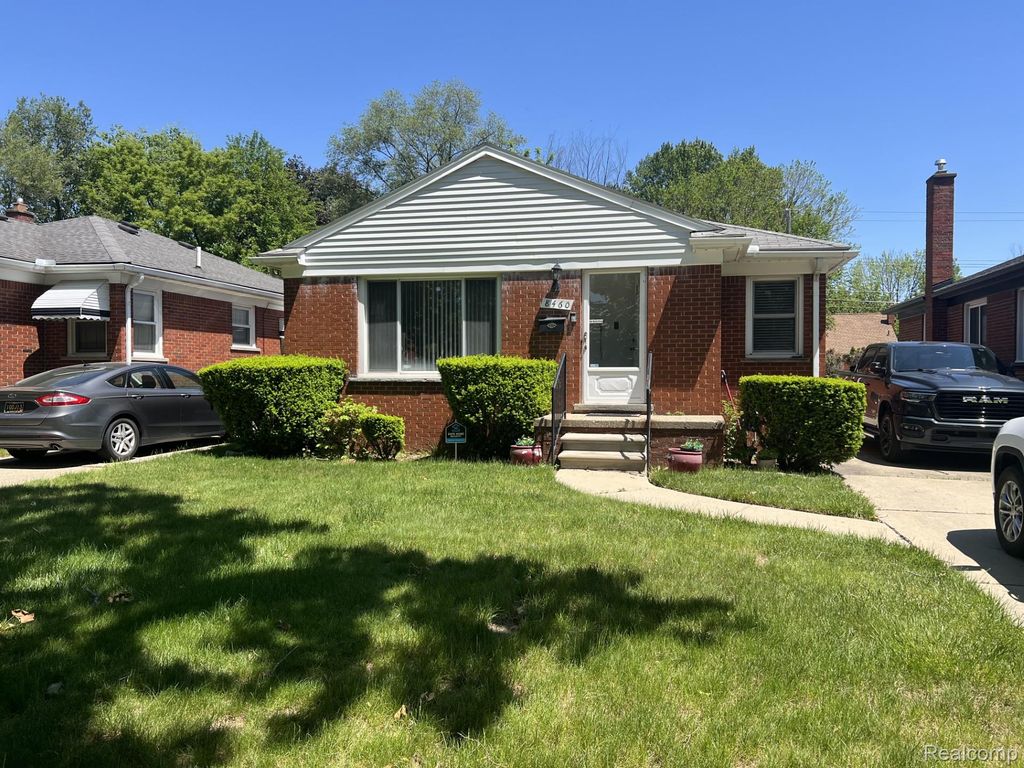 8460 Riverview Street, Dearborn Heights, MI 48127