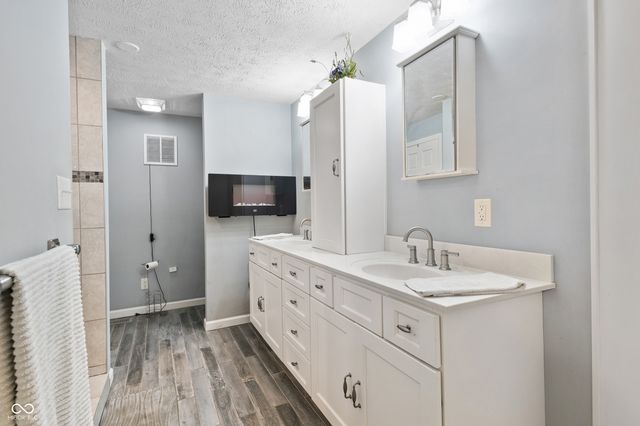 7502 Lion Drive, Nineveh, IN 46164